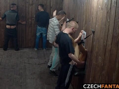 Leie, Sadomasochismus, Blondine, Fesselspiele, Spermaladung, Tschechisch, Gruppensex, Hardcore