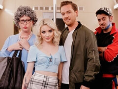 Verga grande, Rubia, Mamada, Polla, Sexo duro, Público, Cabello corto, Tatuaje