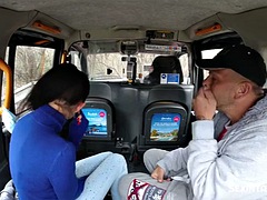 Sexy brunette accepted a dirty offer from a taxi driver