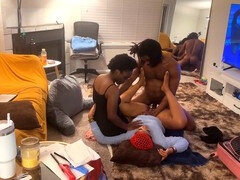 素人, バイセクシャル, 黒人, カップル, 黒人, 女 人男 人, キス, 三人