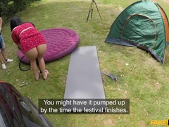 Grosser schwanz, Auto, Kehlenfick, Hd, Im freien, Pov, Muschi, Tätowierung