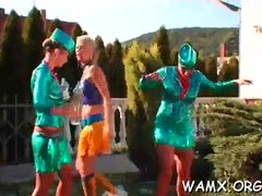Leie, Blondine, Braunhaarige, Zickenkampf, Gruppe, Lesbisch, Party, Nass