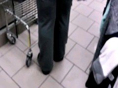 Laundry booty milf in grey sweats