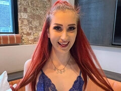 18 años, Culo grande, Mamada, Estilo perrito, Tetas naturales, Perforación, Adolescente, Tetas