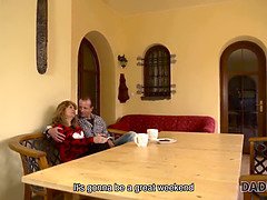 Kont, Pijpbeurt, Bruinharig, Daddy, Dochter, Hd, Rijpe lesbienne, Moeder