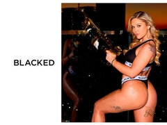 Grosser arsch, Gehörnter ehemann, Hundestellung, Puppe, Hardcore, Interrassisch, Natürlichen titten, Rasiert