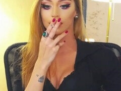 Blonde, Secrétaire, Fumer, Jarretelles