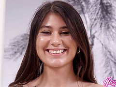 Arsch, Hundestellung, Erstes mal, Lecken, Mann mann frau, Natürlichen titten, Tätowierung, Flotter dreier