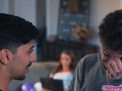 Blondine, Blasen, Braunhaarige, Kehlenfick, Schwanz, Familie, Milf, Mutti