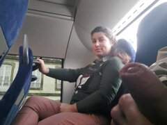 Amateur, Gros seins, Bus, Queue, Branlette thaïlandaise, Fait maison, Public, Nénés