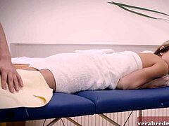 18 jahre, Leie, Braunhaarige, Sperma im mund, Massage, Zierlich, Jungendliche (18+), Titten