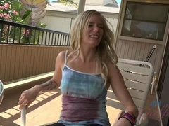 Plage, Blonde, Pieds, Petite amie, Piercing, Chatte, Rasée, Nénés