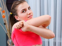 Culo, Morena, Penetracion con dedos, Masturbación, Afeitado, Solo, Estriptis, Tetas