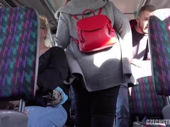 Rubia, Mamada, Autobús, Checa, Madres para coger, Tetas naturales, Realidad, Tetas