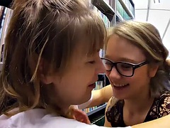 Leie, Blondine, Geschnappt, Fingern, Deutsch, Lesbisch, Lecken, Masturbation