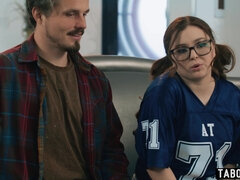 18, ぽっちゃり, フェラチオ, 娘, チン, 手コキする, ハードコア, ティーン