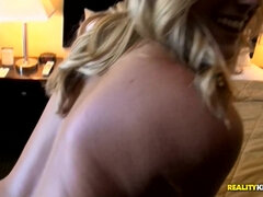 Amateur, Nana, Blonde, Faciale, Mère que j'aimerais baiser, Pov, Pute, Grande