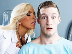 Grosser schwanz, Grosse titten, Blasen, Hundestellung, Riesig, Milf, Krankenschwester, Titten