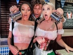 Cul, Sucer une bite, En levrette, Cuir, Léchez, Masturbation, Plan cul à trois, Mouillée