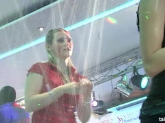 Morena, Bailar, Lesbiana, Orgía, Fiesta, Estrella porno, Intercambio de parejas, Mojado