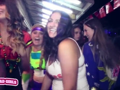 Brunette brune, Exhib, Hd, Lesbienne, Mère que j'aimerais baiser, Fête, Public, Chatte