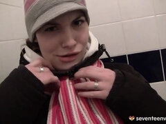 Morena, Coche, Loco, Masturbación, Desnudo, Afeitado, Adolescente, Juguetes