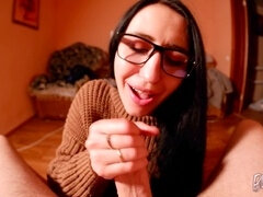 Mamada, Morena, Semen en la boca, Gafas