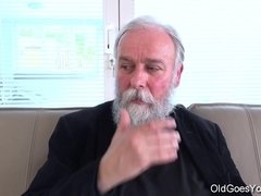 Braunhaarige, Zopf, Pornostars, Muschi, Rasiert, Dürr, Jungendliche (18+), Uniform