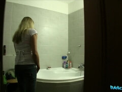 Leie, Bad, Blasen, Milf, Mutti, Pov, Öffentlich, Titten