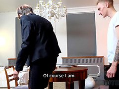 エロ熟女, イマラチオ, Hd, 熟年, 淫乱熟女, ロシア人, ショートヘア, 生徒