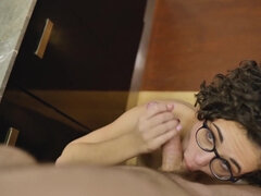 Sucer une bite, Tromperie, Faciale, Doigter, Hd, Cuisine, Seins naturels, Chatte