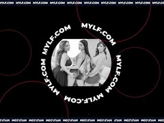 Braunhaarige, Vollbusig, Fingern, Hardcore, Küssen, Stiefmutter, Jungendliche (18+), Titten