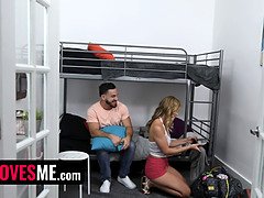 Gros cul, Sucer une bite, Tir de sperme, En levrette, Film complet, Branlette thaïlandaise, Monstre, Surprise