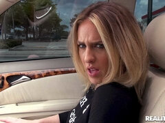 Cul, Blonde, Sucer une bite, Voiture, Branlette thaïlandaise, De plein air, Pov, Rasée