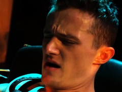 Bondage domination sadisme masochisme, Noire, Sucer une bite, Fétiche, Homosexuelle, Branlette thaïlandaise, Bite énorme, Muscle