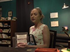 Blond, Sperma in mond, Sperma shot, Lul, Rijpe lesbienne, Moeder die ik wil neuken, Orgasme, Vrouw