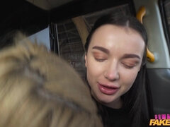 Любители, Большие сиськи, Минет, Брюнетки, Поцелуи, Милф, На природе, Киски