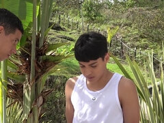 Leo Wild And Lil Timy Convince A Stranger To Fuck Her While They Repair Her Car
