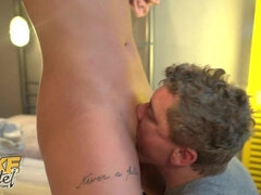 Arsch, Grosser arsch, Blasen, Braunhaarige, Frau, Lecken, Orgasmus, Muschi