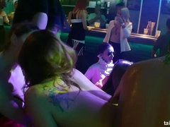 Negro, Morena, Vestidas, Masturbación, Orgía, Fiesta, Intercambio de parejas, Mojado