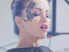 Anal, Cul, Gros seins, Sucer une bite, Brunette brune, Rondelette, Européenne, Seins naturels