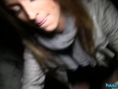 Leie, Betrug, Paar, Flotter vierer, Handjob, Im freien, Pov, Öffentlich