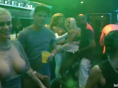 Poupée, Interracial, Embrassement, Léchez, Fête, Chatte, Suçant, Mouillée