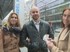 ブロンド, フェラチオ, 女 人男 人, 手コキする, 下着, 淫乱熟女, お金, オッパイの