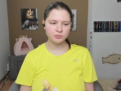 Curvy girl Tinniangel slurps down pasta and guzzles soda for a food fetish feast