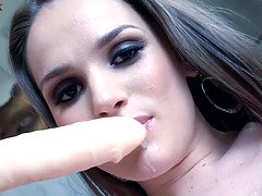 Schwarz, Behaart, Absätze, Küche, Muschi, Solo, Sich ausziehen, Vibrator