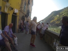 Grosser arsch, Blondine, Vollbusig, Flashen, Masturbation, Öffentlich, Muschi, Titten