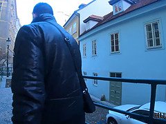 Grosse titten, Gehörnter ehemann, Tschechisch, Riesig, Milf, Mutti, Geld, Titten