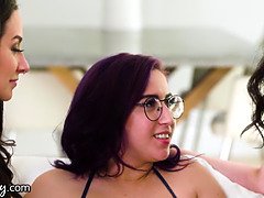 Kont, Bruinharig, Oudere vrouw, Gezichtzitten, Vingeren, Lesbisch, Moeder die ik wil neuken, Kut duiken
