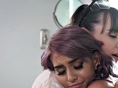 Les babe Janice Griffith licks Dana DeArmond